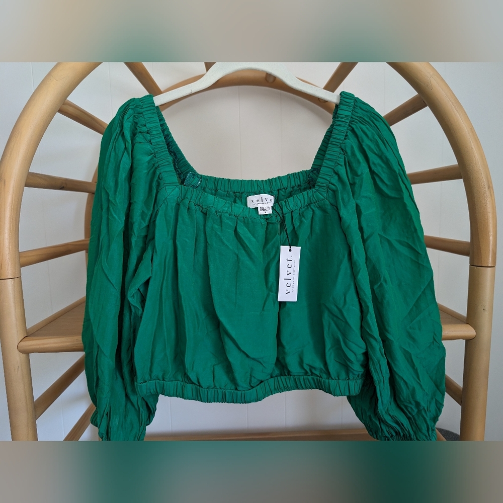 velvet by graham & Spencer green crop top, small